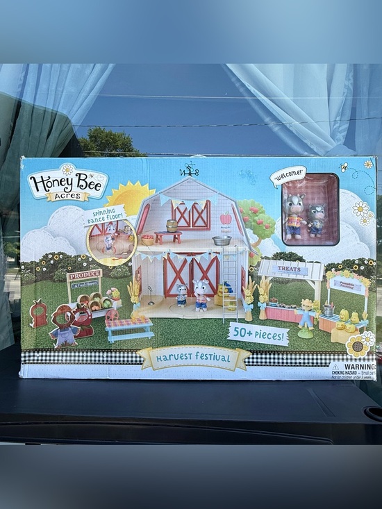 Other - Harvest Festival Barn Playset - Blue & White